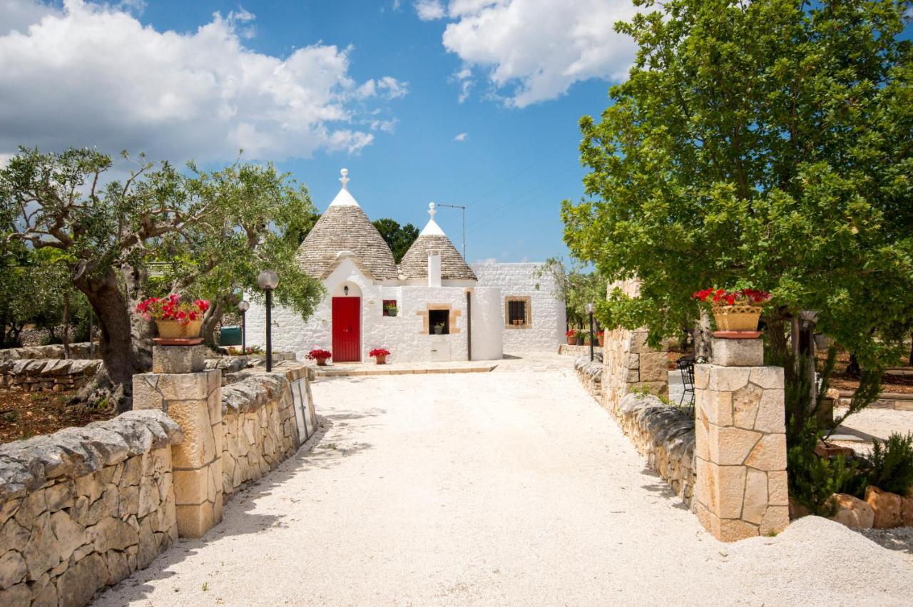 I Trulli Degli Ulivi Villa โลโกโรตอนโด ภายนอก รูปภาพ