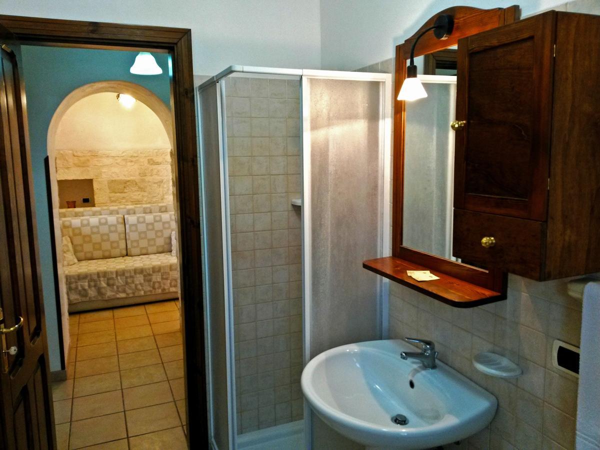 I Trulli Degli Ulivi Villa โลโกโรตอนโด ภายนอก รูปภาพ